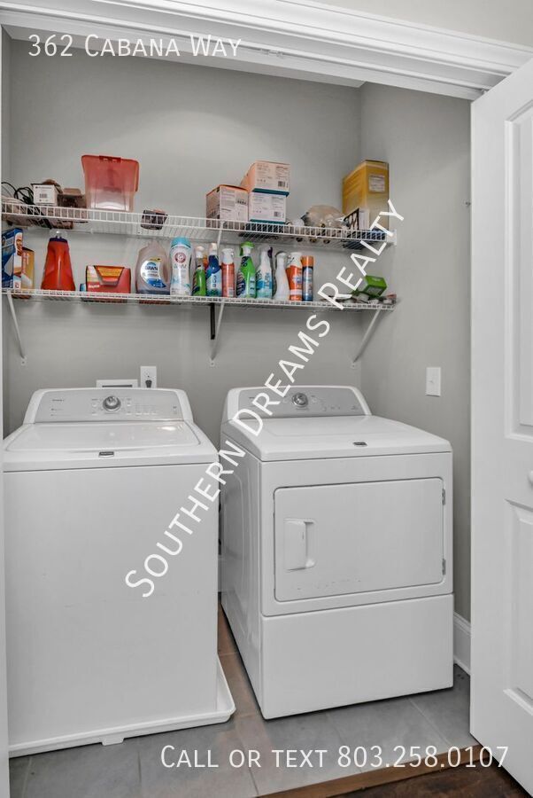 Building Photo - 362 Cabana Wy