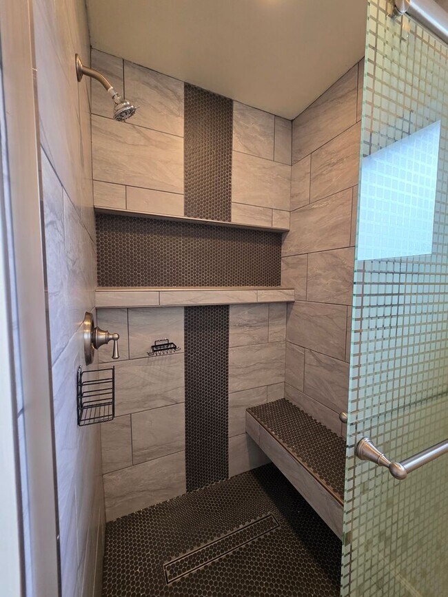 Building Photo - 3824 Christmas Tree Ln