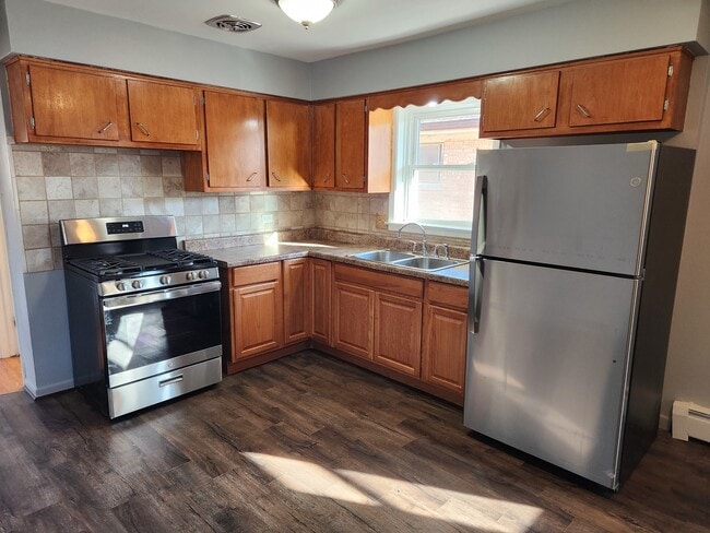 Building Photo - 1018 S 11th Ave