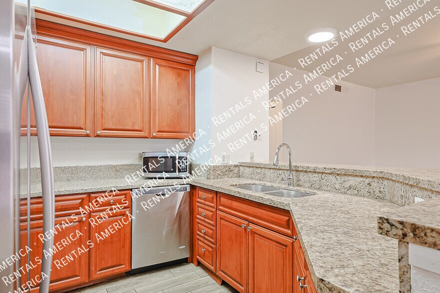 Building Photo - 11666 N 28th Dr
