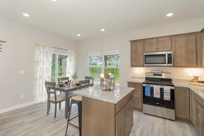 Building Photo - 2301 Point Pl