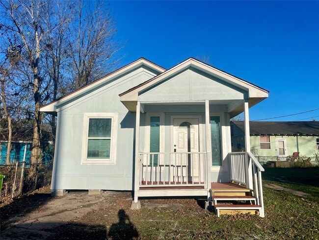 Building Photo - 504 N 8th St