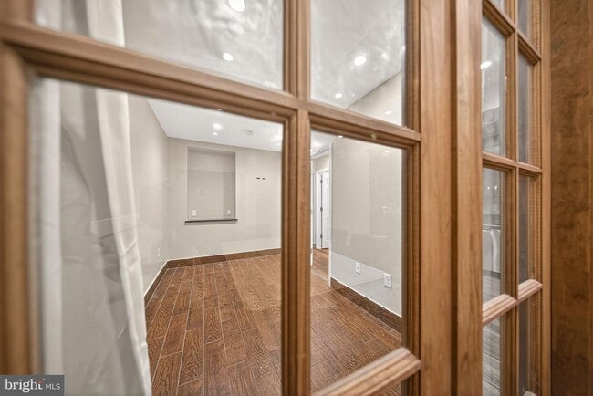 Building Photo - 817 6th St NW