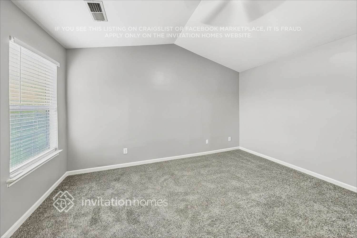 Building Photo - 410 Queens Dr SW