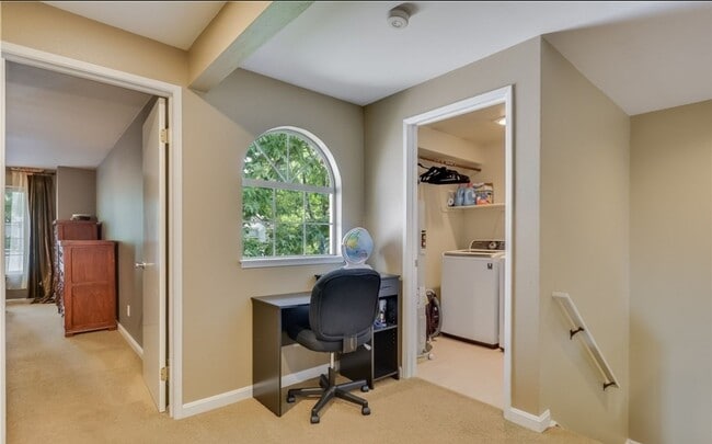 Building Photo - Lovely 2 bed Kirkland home