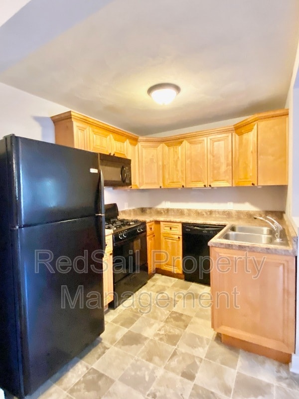 Building Photo - 3524 Bapaume Ave
