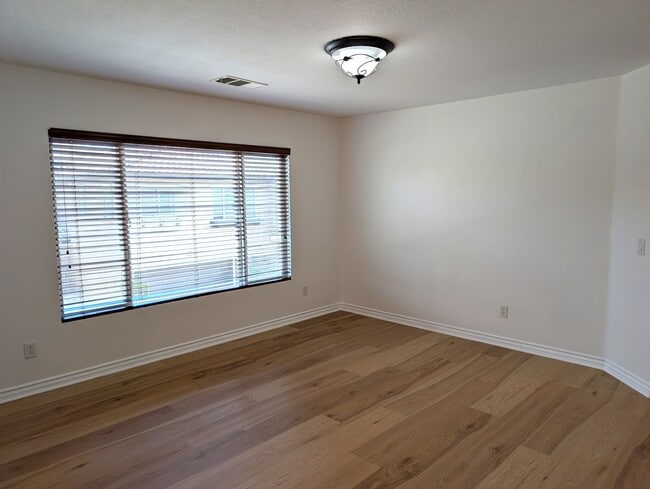Building Photo - 19335 Laroda Ln