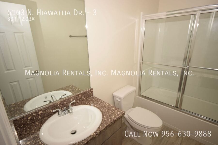 Building Photo - 5103 N Hiawatha Dr