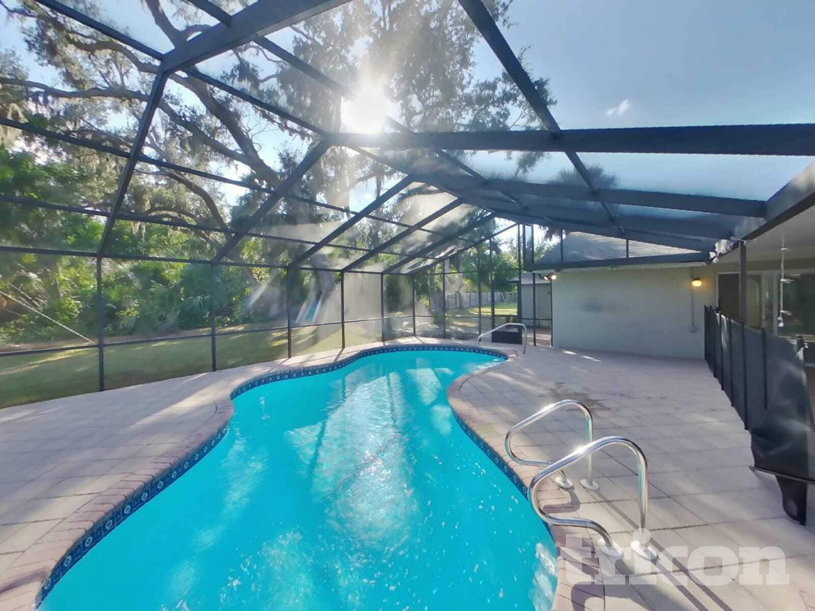 Building Photo - 4720 Palm Aire Cir