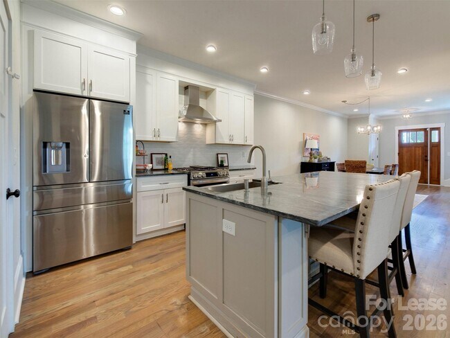 Building Photo - 326 State St