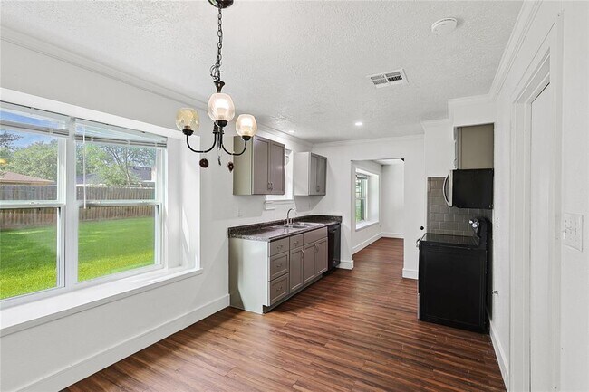 Building Photo - 11414 Montverde Ln