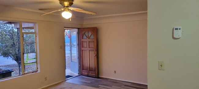 Primary Photo - Animal Friendly 2 bed 2 bath