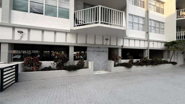 Building Photo - 16740 NE 9th Ave