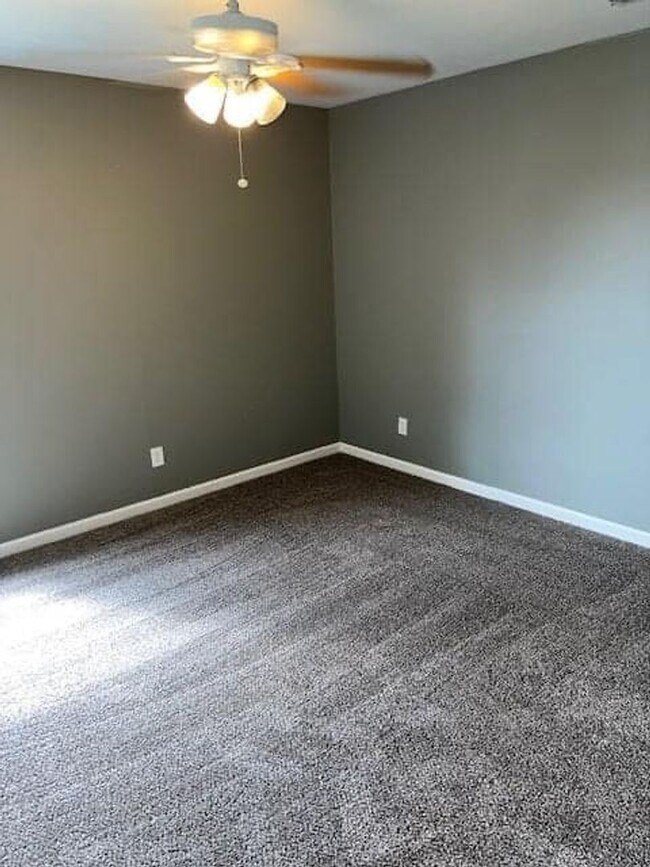 Building Photo - 1715 S Linwood Ave