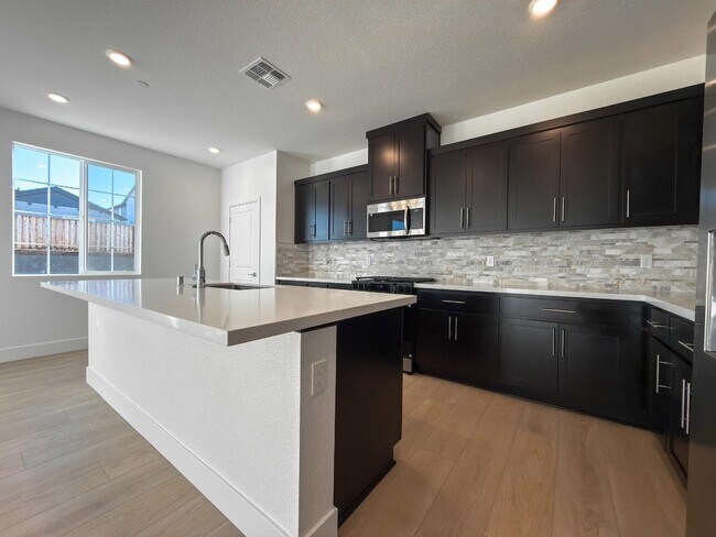 Building Photo - 2848 Dapper St