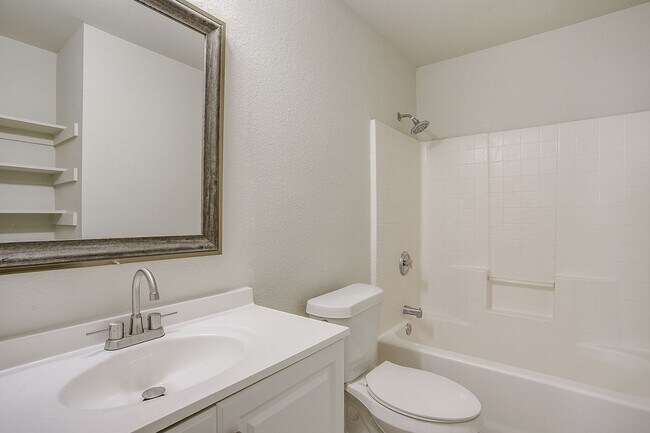 Building Photo - Spacious 4 Bed- 2.5 Bath Rental in the Desirable Remington Point- Eagle Mountain Saginaw ISD- 76179