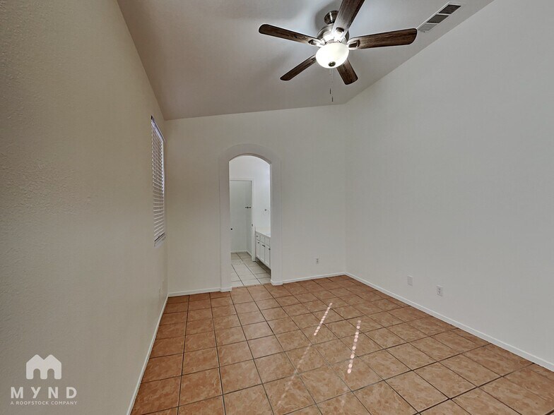 Building Photo - 9540 Ensworth St