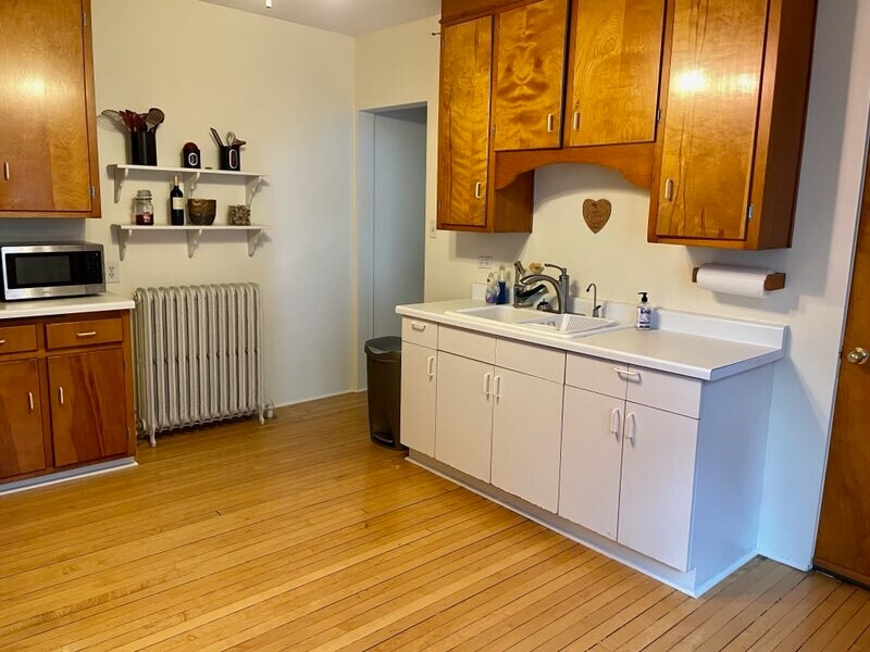 Kitchen - 316 S Grove Ave