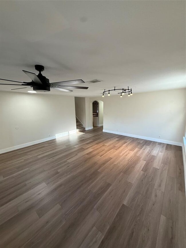 Building Photo - 108 Presidio Dr