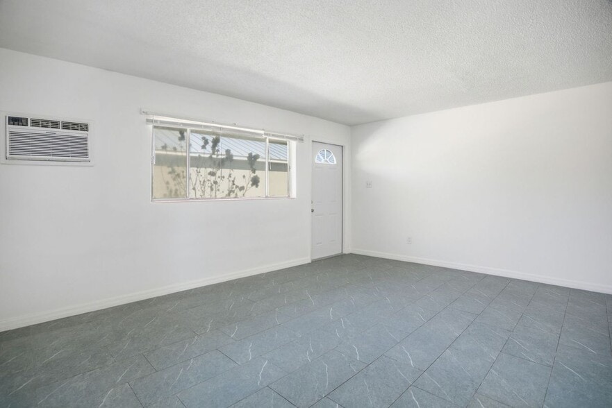 Building Photo - 907 N 20th St