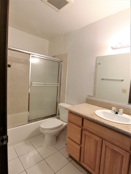 Building Photo - 5842 NE 75th St