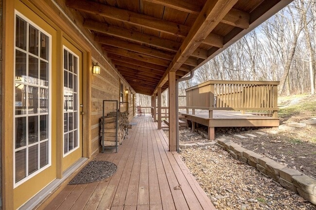 Building Photo - 1762 Burke Hollow Rd