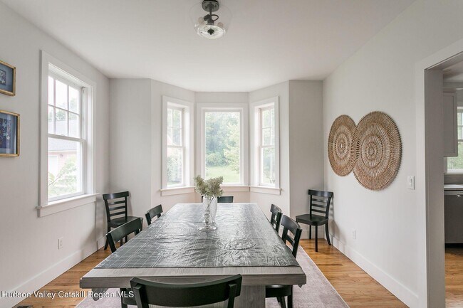 Building Photo - 29 Le Grand Ave