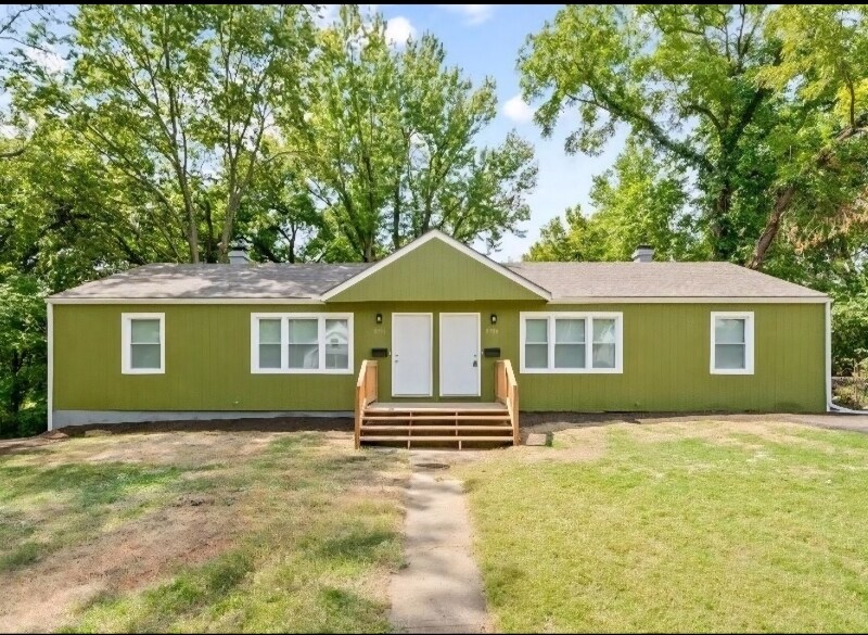 Primary Photo - 5754 Indiana Ave