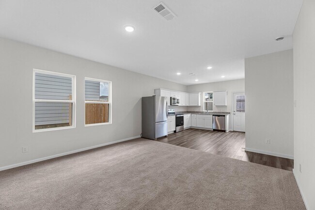 Building Photo - 10006 Tiger Flower Ln