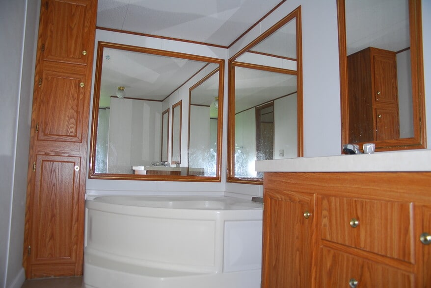 Building Photo - 14054 Mays Rd