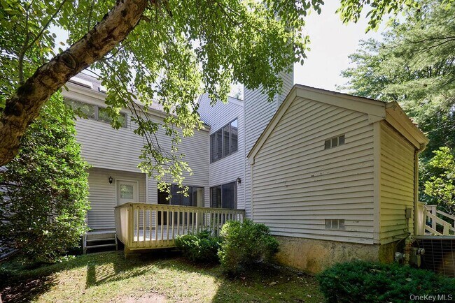 Building Photo - 23 Evon Ct