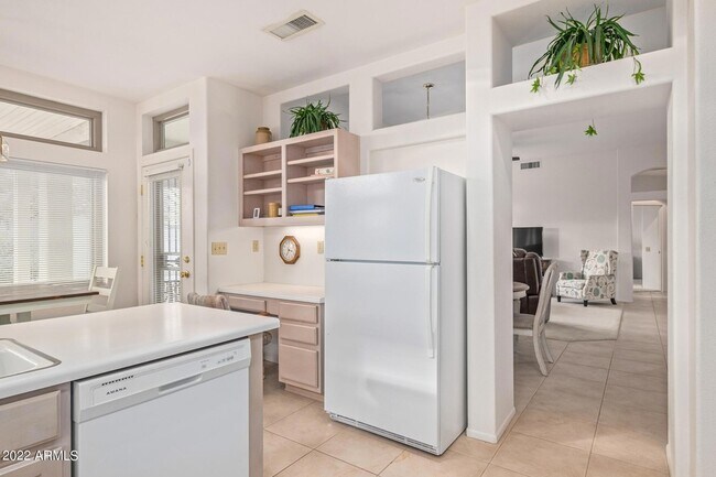 Building Photo - 14113 W Robertson Dr