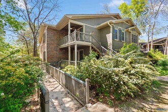 Building Photo - 2058 Woodlawn Dr SW