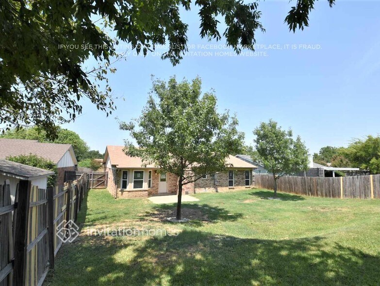 Building Photo - 6476 Green Ridge Dr