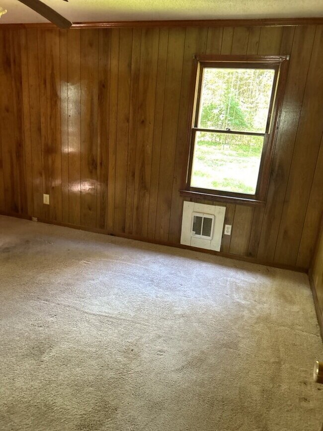 Building Photo - "Charming 3-Bedroom Haven with 2 Full Baths in the Heart of Belton!"