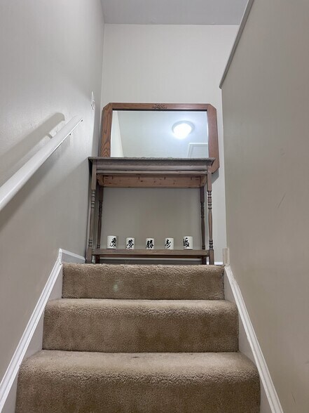 Building Photo - 14856 Swallow Ct
