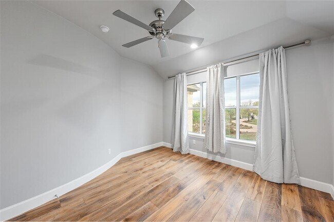 Building Photo - 408 Saddlehorn Dr