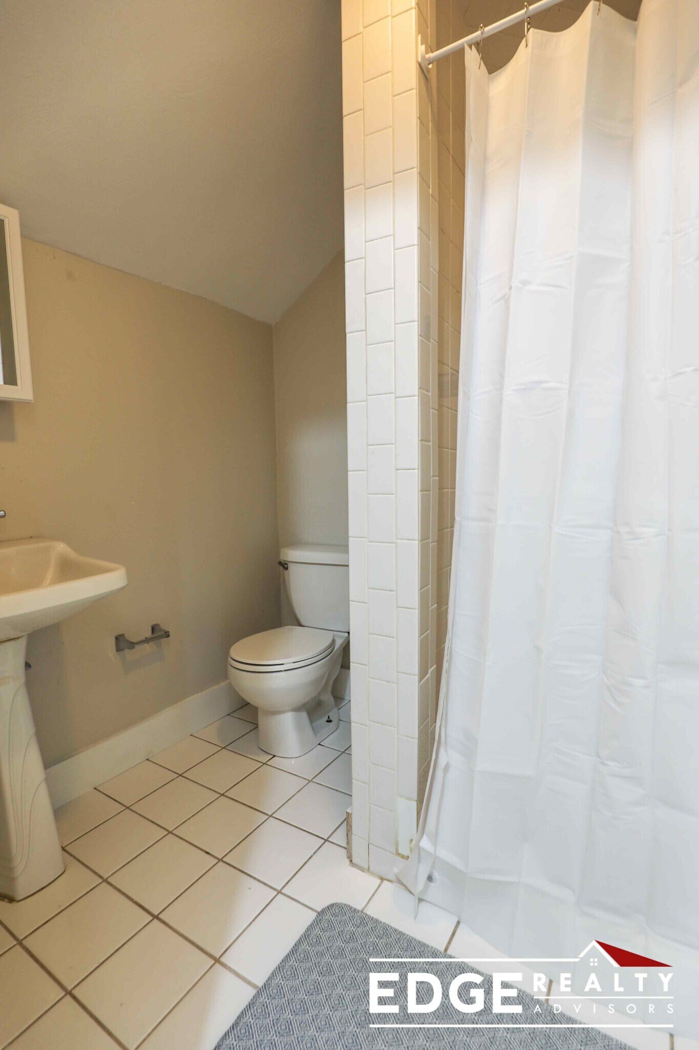 Building Photo - 67 N Crescent Circuit