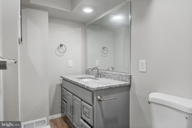 Building Photo - 7795 Penn Manor Ct