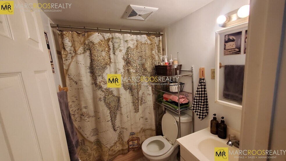 Building Photo - 251 Kelton St