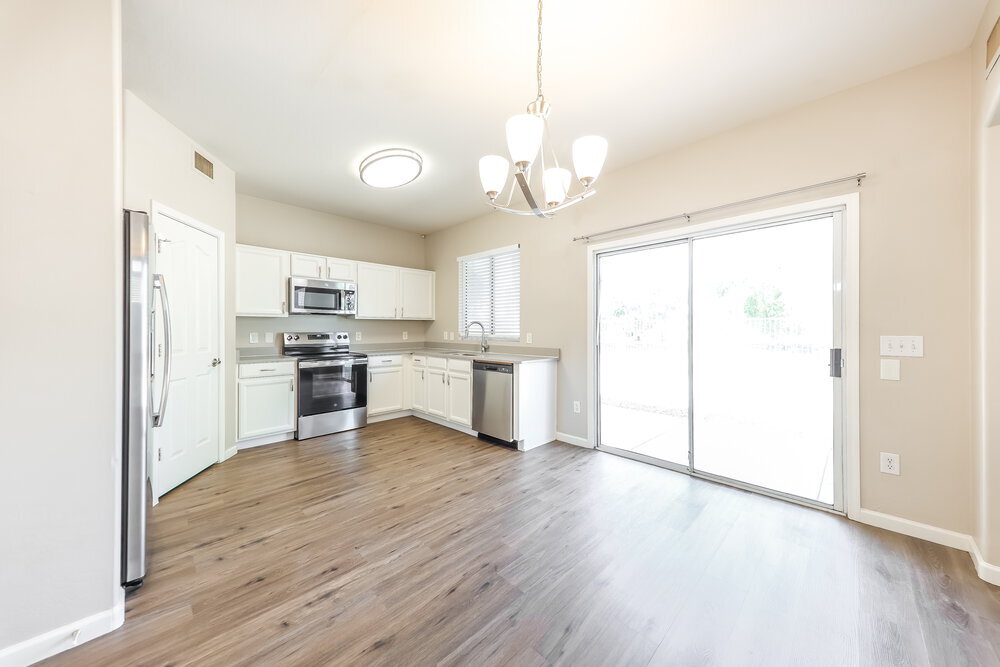 Building Photo - 1306 S 119th Dr