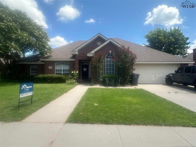 Primary Photo - 3028 Whitehall Ln