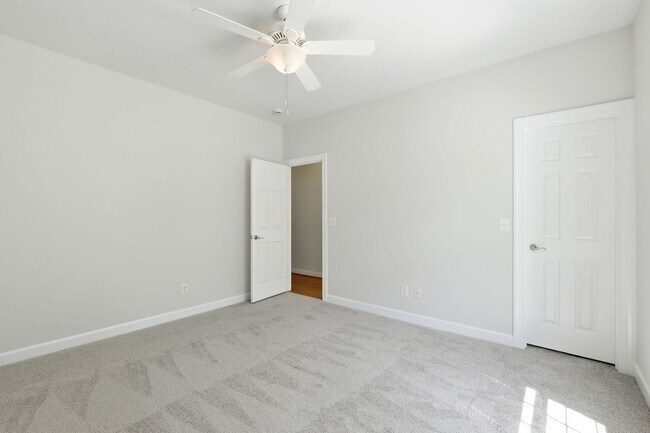 Building Photo - Welcome to Windmill Meadows!