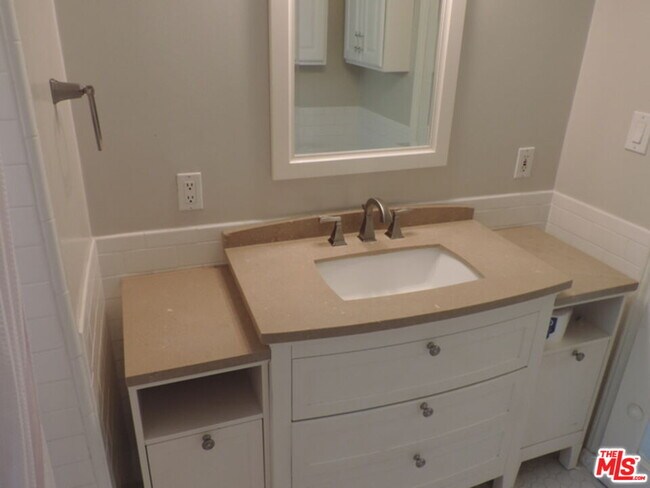 Building Photo - 5039 Rubio Ave
