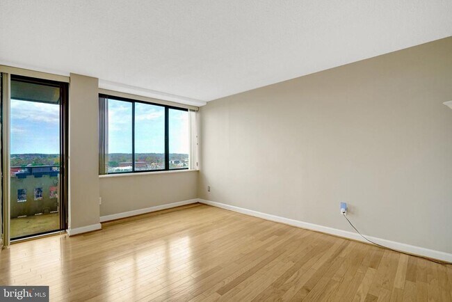 Building Photo - 6301 Stevenson Ave