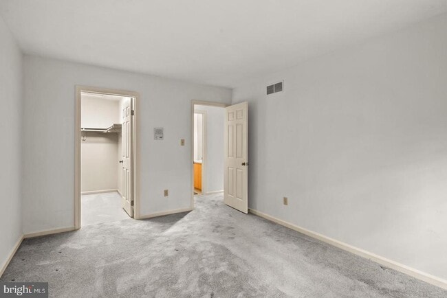 Building Photo - 1913 Meadow Ln