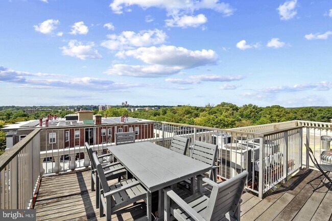 Building Photo - 1801 Calvert St NW