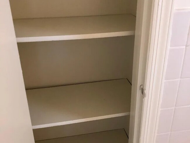 Building Photo - 550 Central Ave