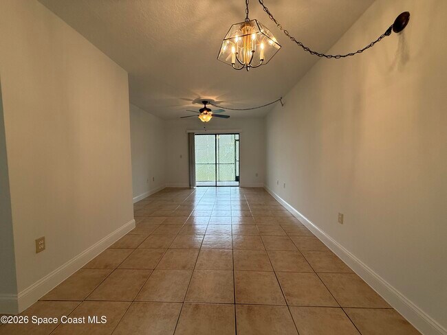 Building Photo - 1554 University Ln