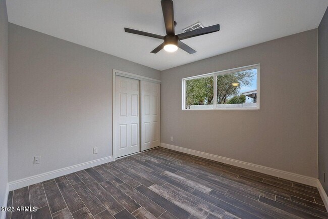 Building Photo - 8444 E Bonita Dr